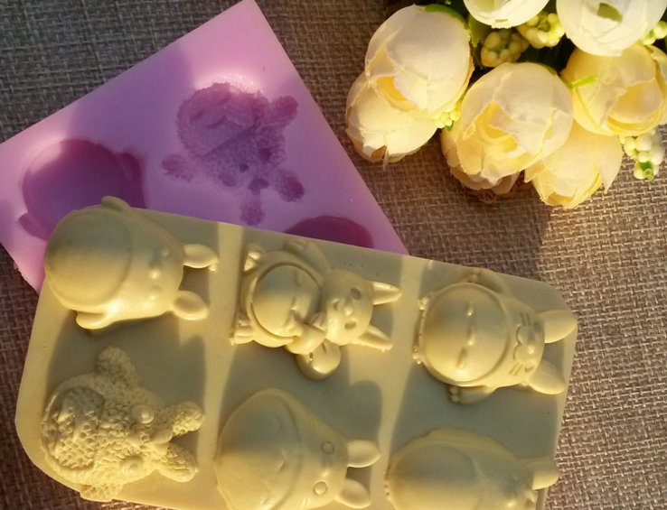 液態(tài)硅膠產(chǎn)品有溢料怎么解決 ？